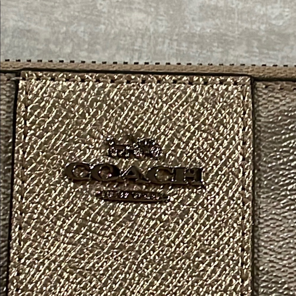 NWOT Coach Beige Monogram Wristlet Adjustable Wrist Strap 4X6” - Picture 10 of 14